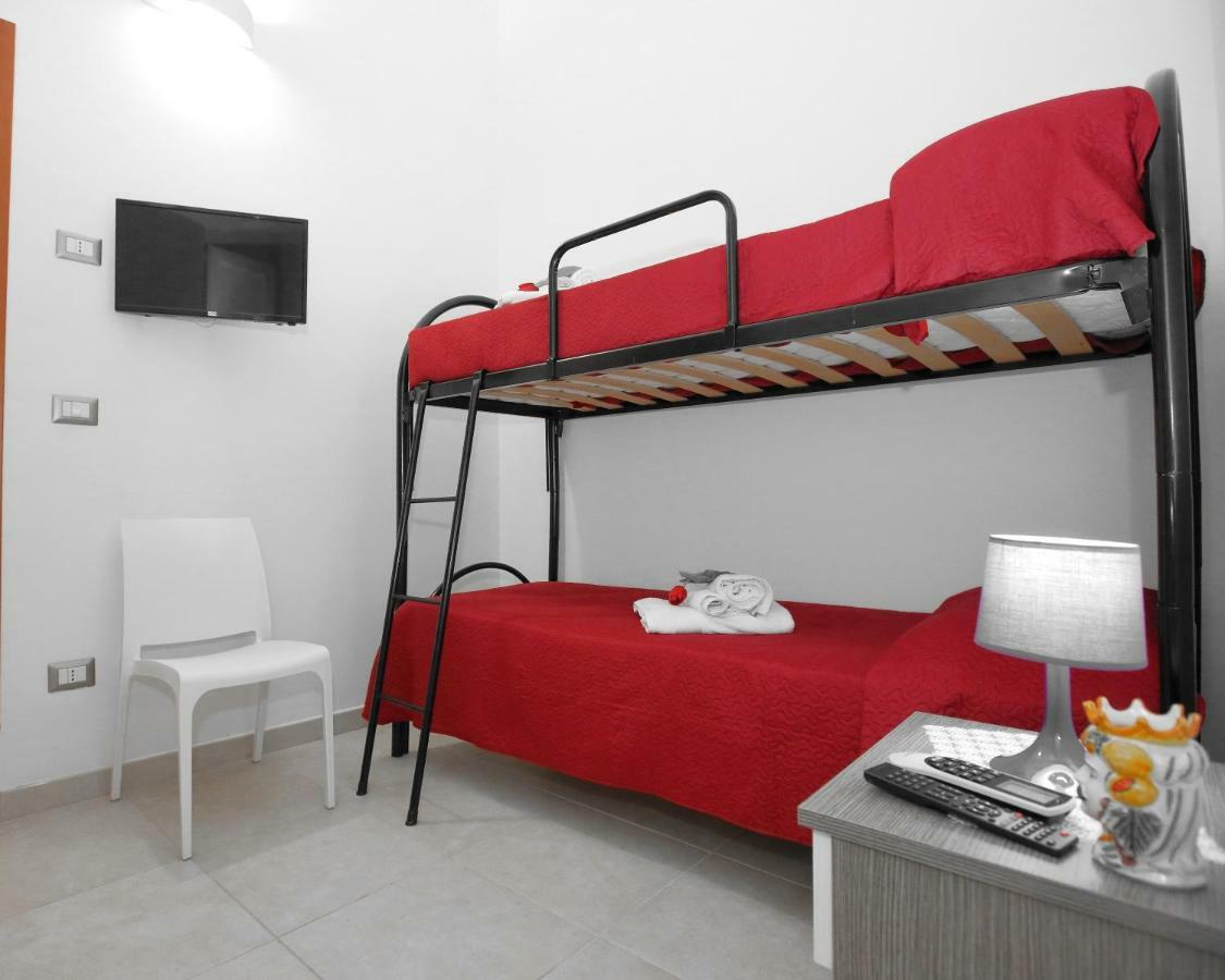 La Casa Di Cristina Apartment Авола Екстериор снимка