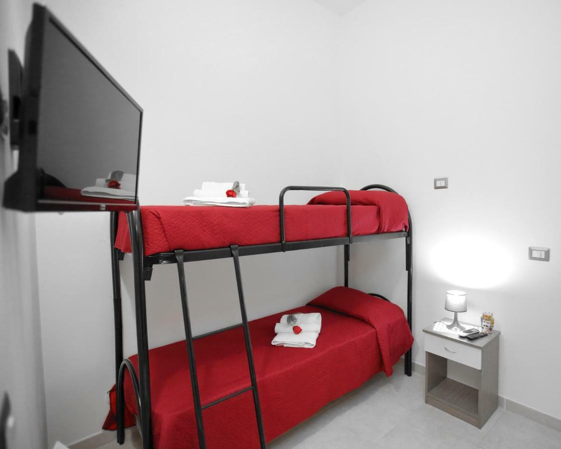 La Casa Di Cristina Apartment Авола Екстериор снимка
