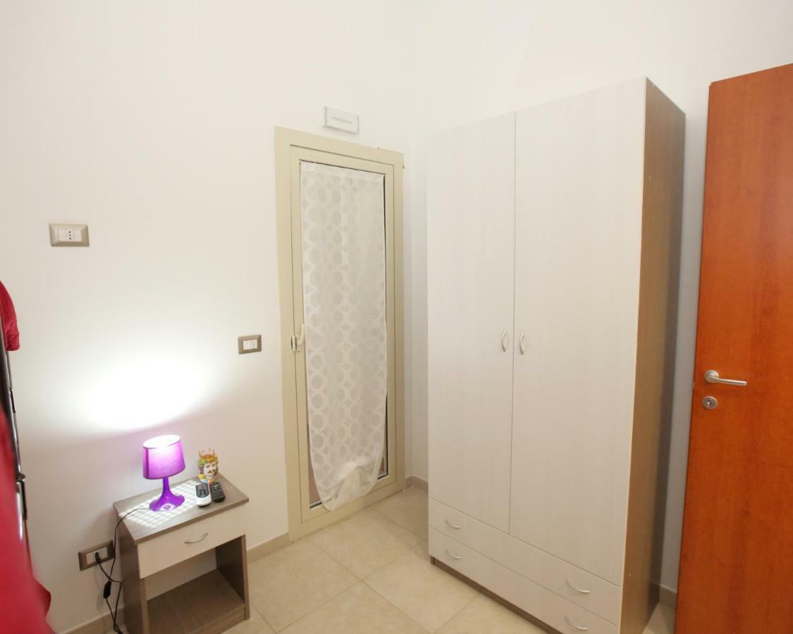 La Casa Di Cristina Apartment Авола Екстериор снимка