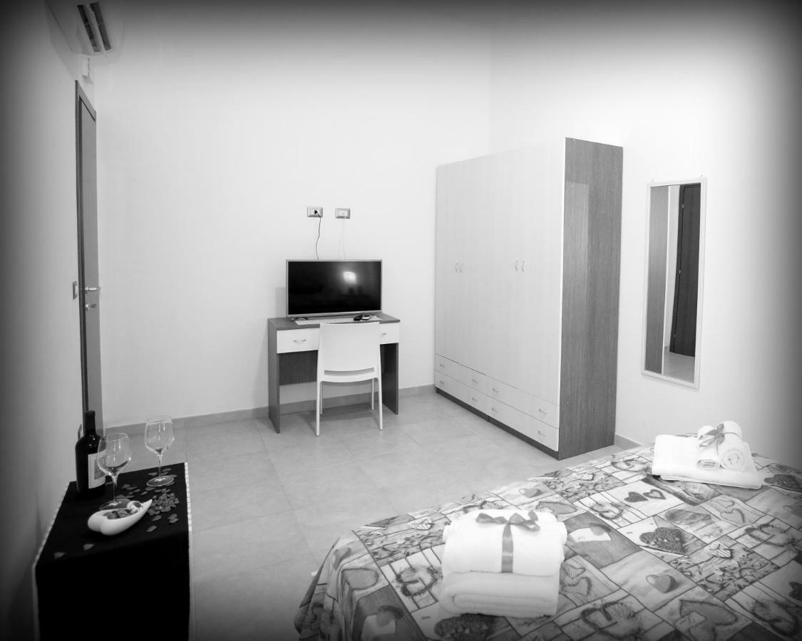 La Casa Di Cristina Apartment Авола Екстериор снимка